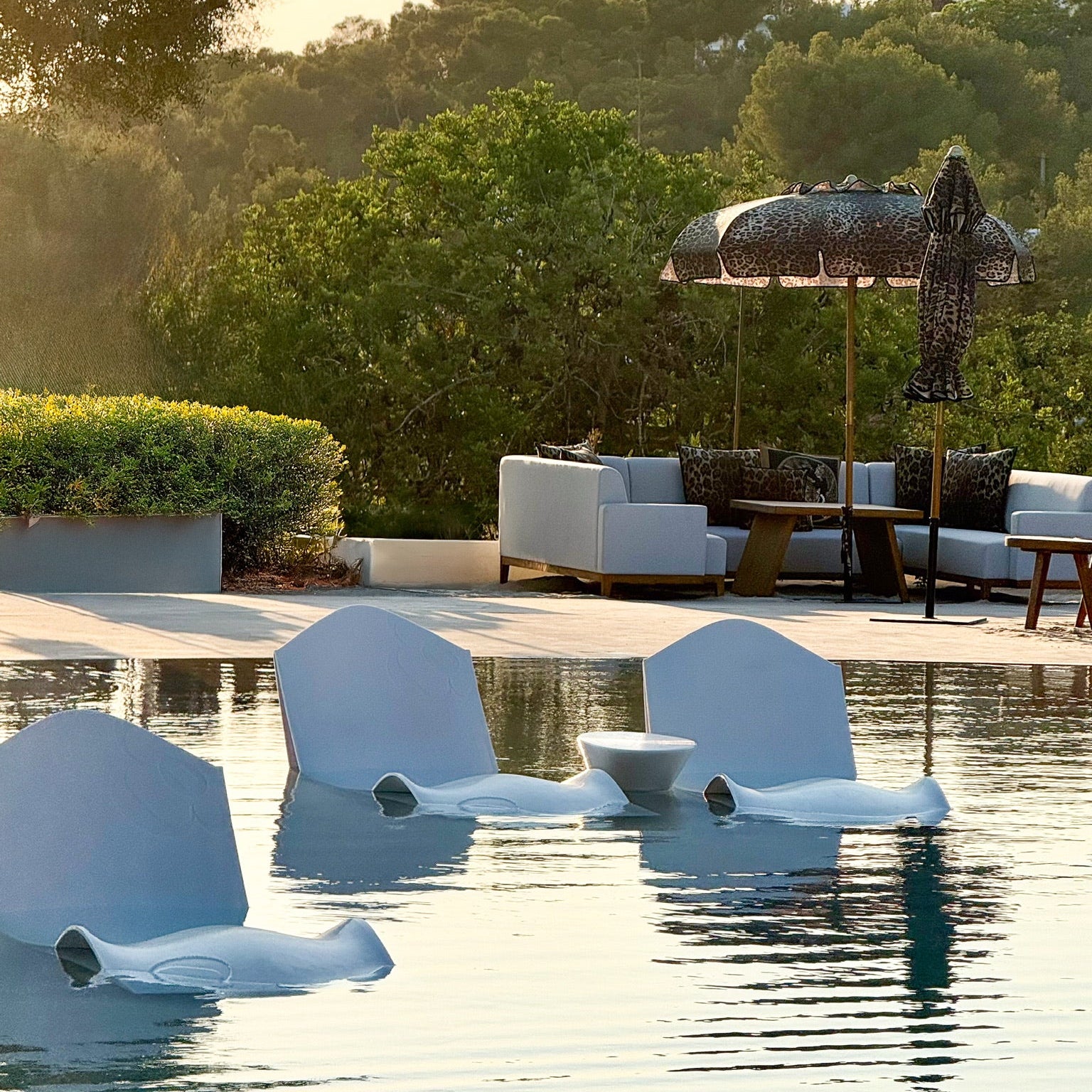 Water Chaise