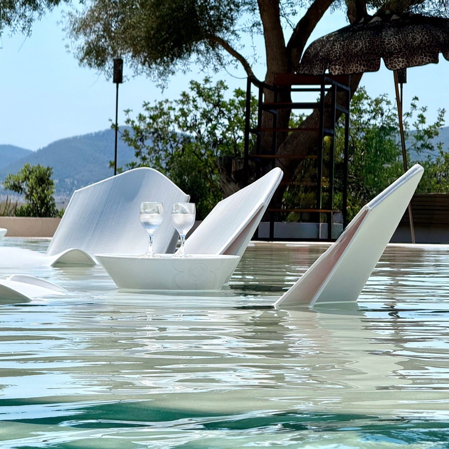 Water Chaise
