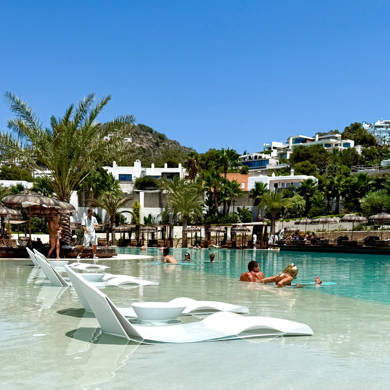 Water Chaise