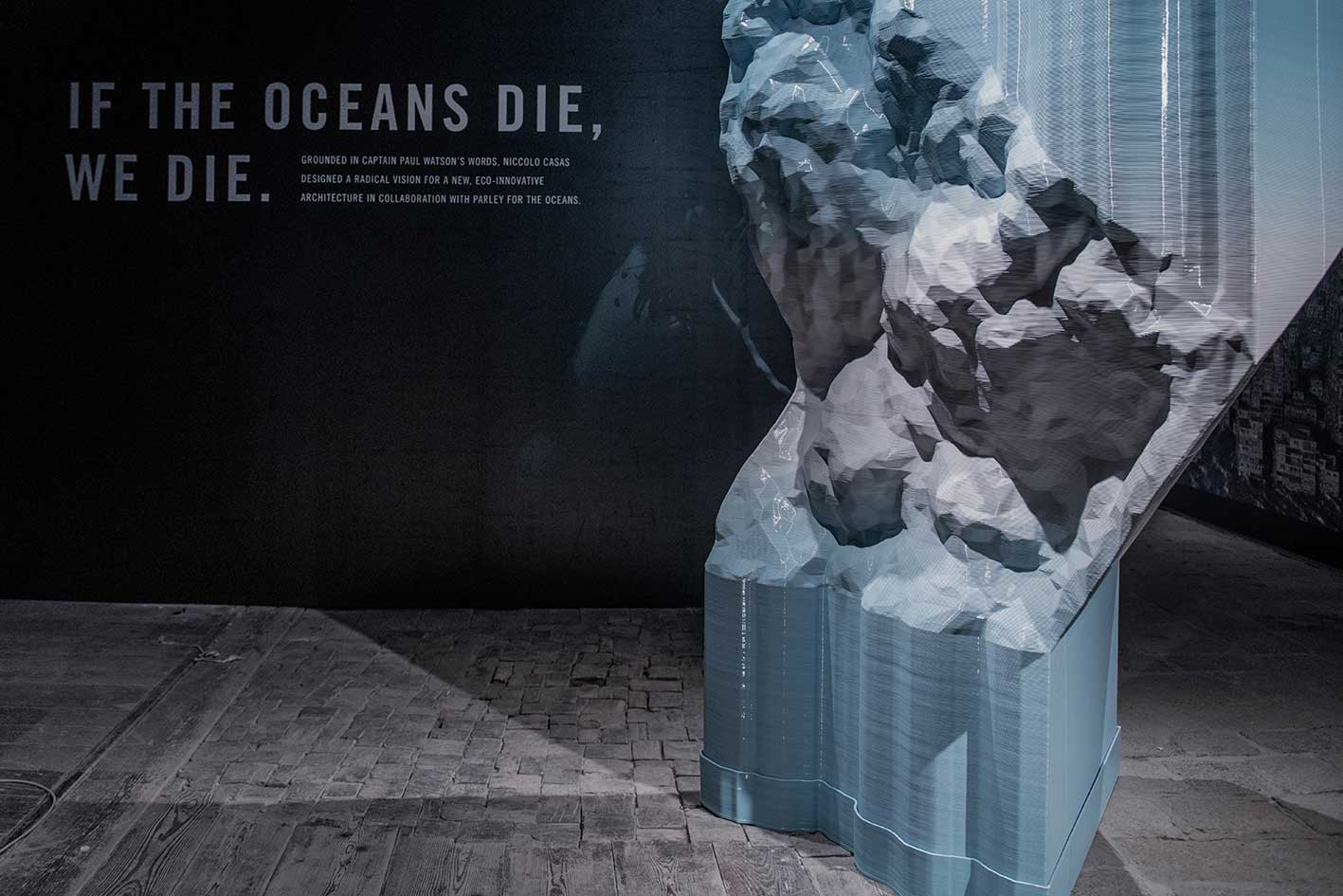 Escultura Plasticity en la Biennale di Venezia, realizada por Nagami con impresión 3D robotizada de gran formato en plástico reciclado.