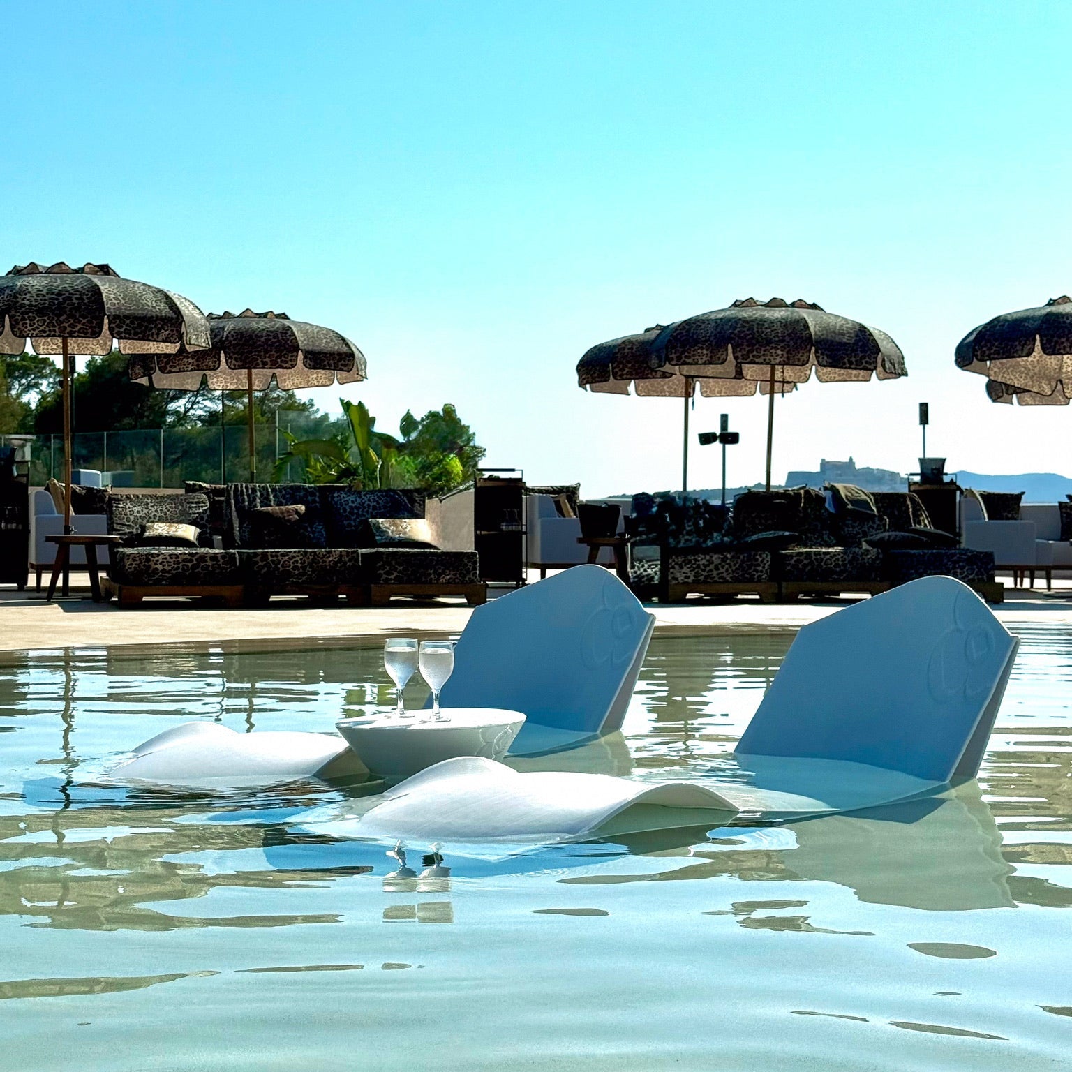 Water Chaise