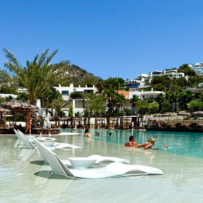 Water Chaise
