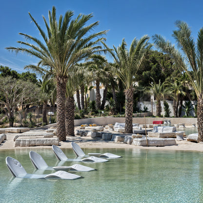 Water Chaise