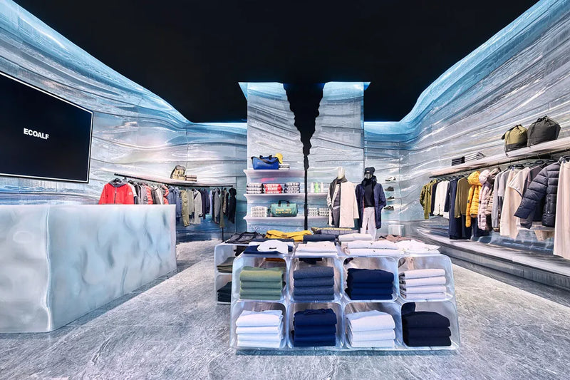 Ecoalf busca concienciar sobre el planeta con una tienda que representa un glaciar derritiéndose