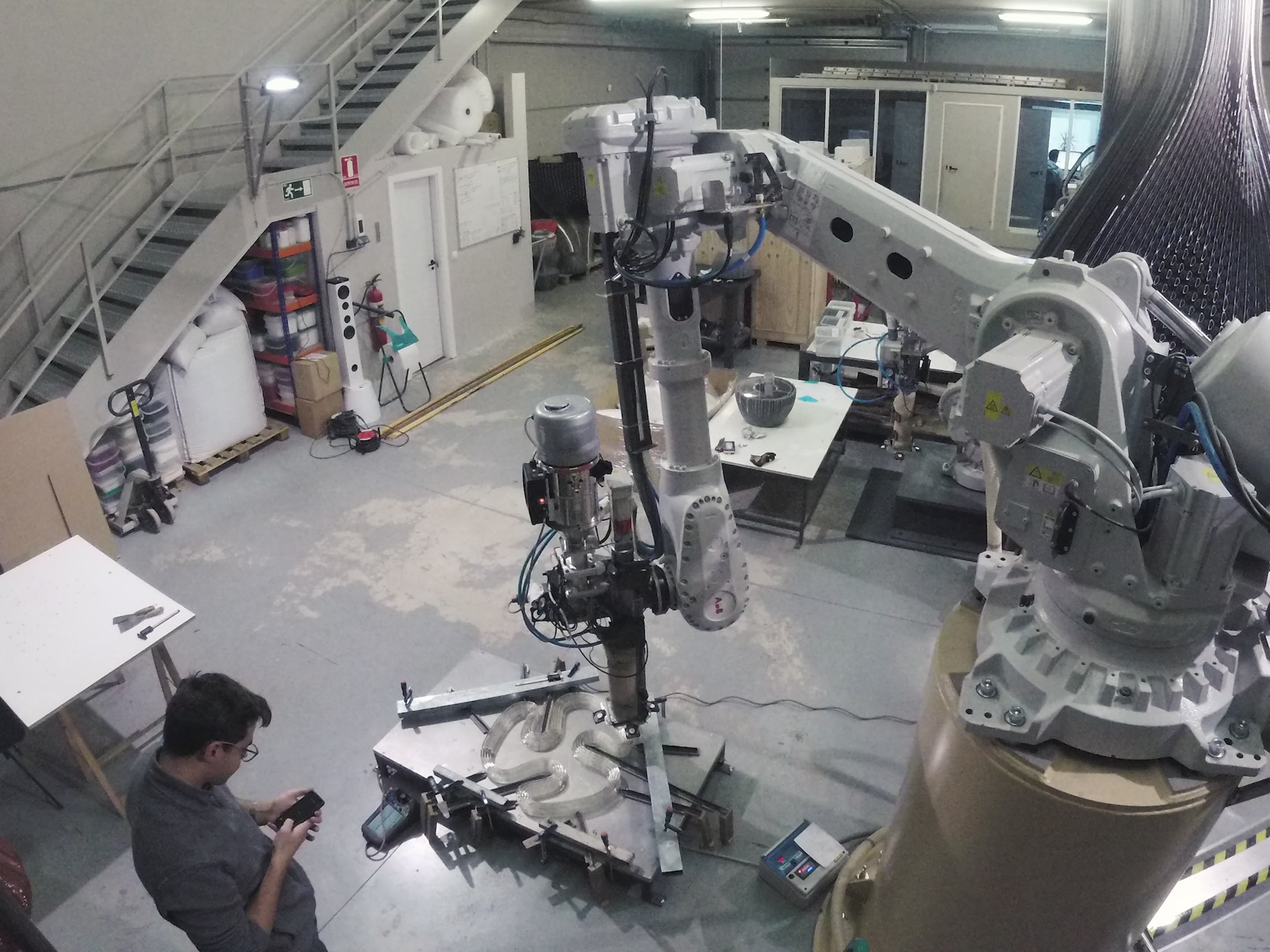 Cargar video: 3D Printing Robot Timelapse Ganic Ross Lovegrove